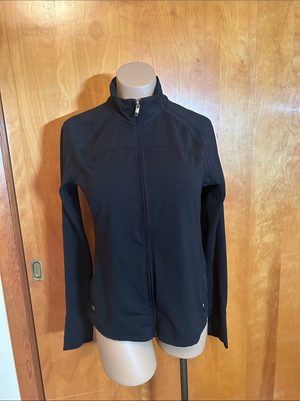 Women’s Black Full-Zip Lightweight Jacket